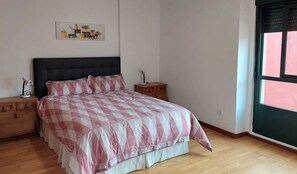 3 chambres, bureau, fer et planche Ă repasser, Wi-Fi gratuit