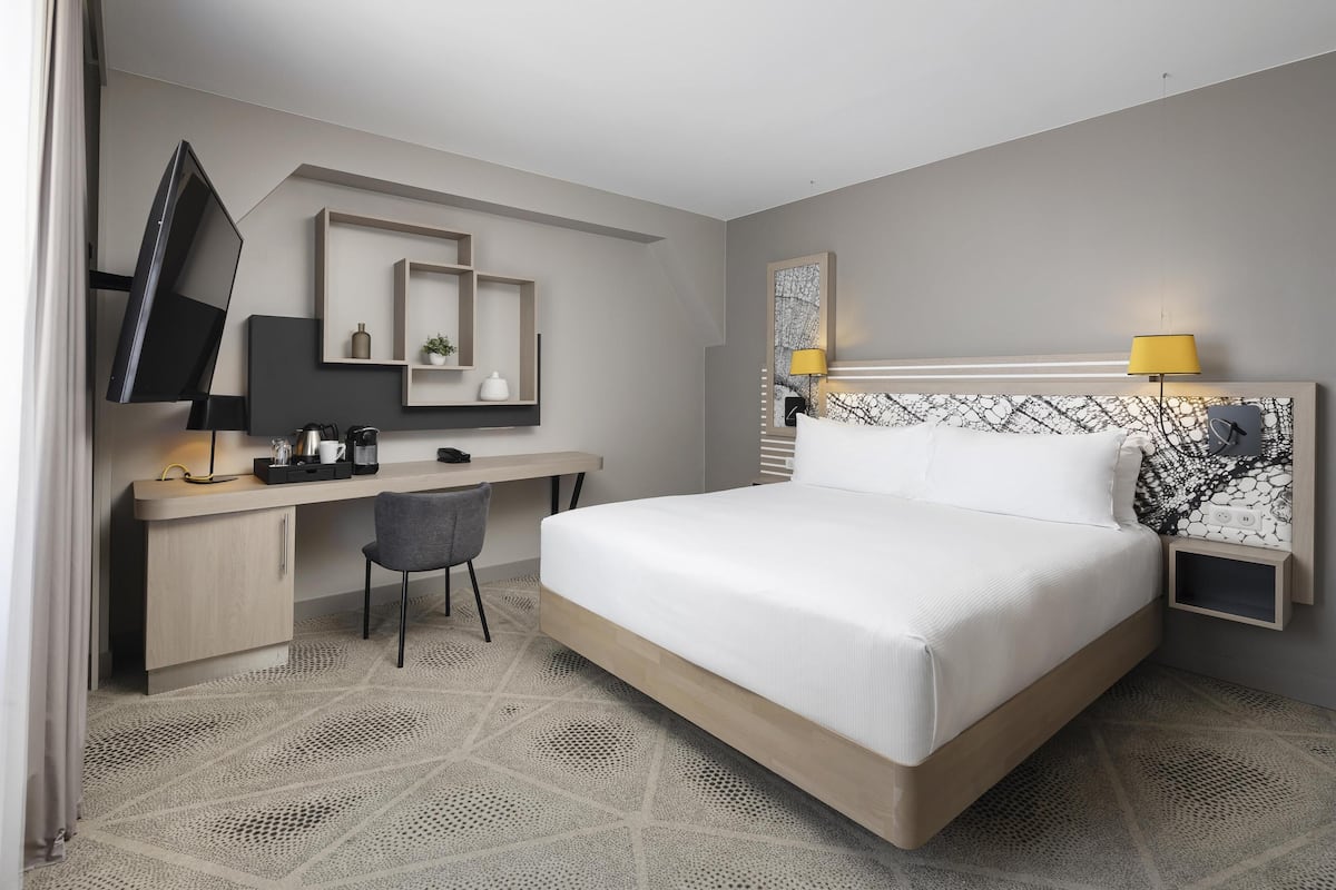 Deluxe Room, 1 King Bed