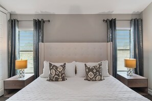 5 bedrooms, desk, iron/ironing board, travel crib - LUXE: Walk to Beach, 2 Kings, Pool & Spa (Naples)