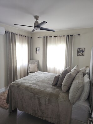 2 chambres, bureau, fer et planche à repasser, Wi-Fi gratuit