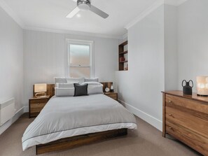 2 bedrooms, WiFi, bed sheets - The SCOOP (Queenscliff)