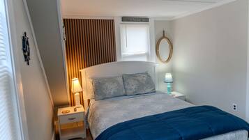 7 slaapkamers, een strijkplank/strijkijzer, reisbedje, wifi