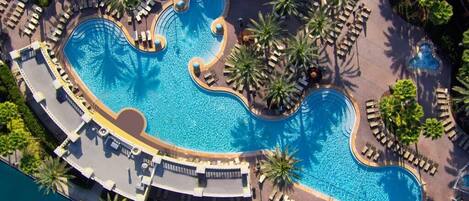 Lämmitetty uima-allas