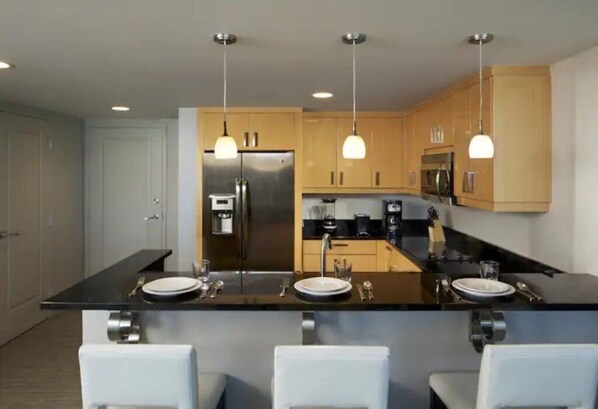 Fridge, microwave, dishwasher, coffee/tea maker