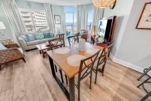 Dining - Beautiful Two-Bedroom Resort with Amazing Views! (Myrtle Beach)