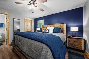 3 habitaciones, tabla de planchar con plancha, wifi y ropa de cama