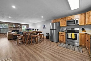 Refrigerador, microondas, horno, placa de cocina