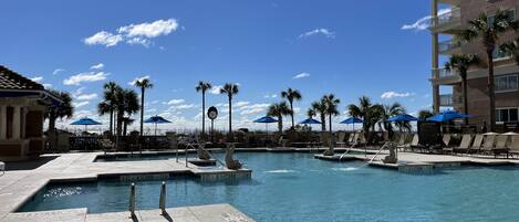 屋内プール、屋外プール