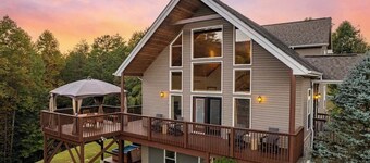 Relaxing Hideaway, Sleeps 15・Theater・Games・Hot Tub