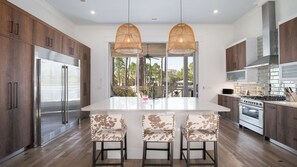 Interior - Seagrove Manor by Avantstay Free Paddle Boards Lake Front Yard & Pet Friendly (Santa Rosa Beach)