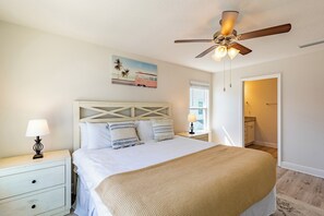 3 bedrooms, bed sheets - Santa Rosa Hideaway by Avantstay Pet Friendly 6 Mins to Beach! (Santa Rosa Beach)