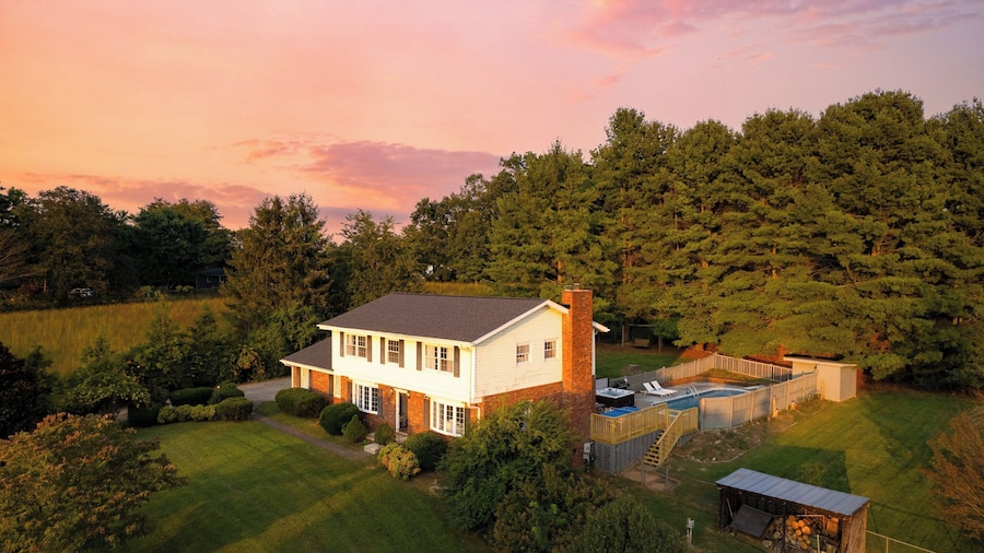 Ridge Valley by Avantstay Upscale Asheville Escape w/ Pool