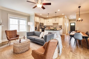 House (4 Bedrooms) | Interior