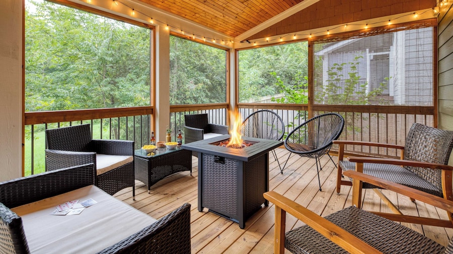 Sweetgum by Avantstay Black Mountain Retreat w/ Covered Deck