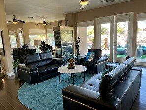 المنشأة من الداخل