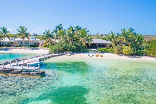 Aqua Sound - Luxury Villa w/ Private Pool, Beach and Dock