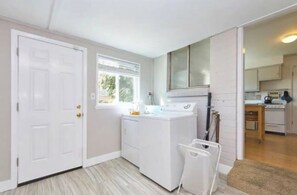 Shower - Hygge House near Trendy Sugarhouse Area (Millcreek)