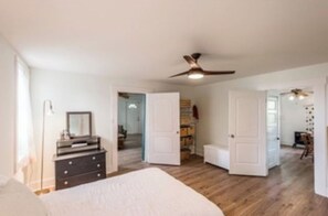 2 bedrooms, desk, free WiFi, bed sheets