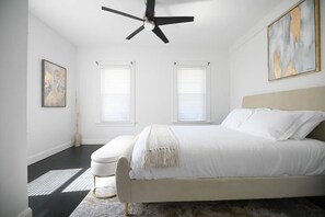 3 bedrooms, iron/ironing board, WiFi, bed sheets - 191 Seymour, Ave. Derby · Spacious Renovated 3 bedroom near GriffinHospital (Derby)