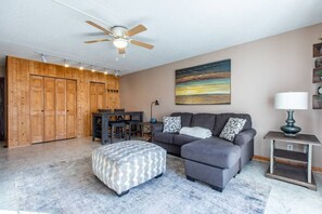 Smart TV, Hulu, streaming services, offices