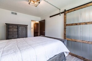 2 chambres, bureau, fer et planche à repasser, Wi-Fi gratuit