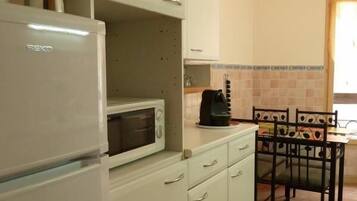 Micro-ondes, four, lave-vaisselle