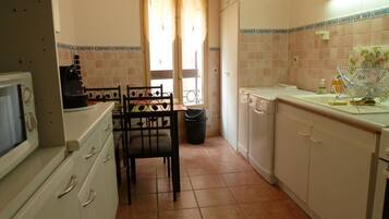 Micro-ondes, four, lave-vaisselle