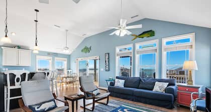 Ocean Views with a 1 minute walk to beach access! Linens & Bath Towels included!
