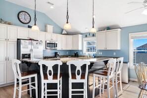 Fridge, microwave, oven, stovetop - Ocean Views with a 1 minute walk to beach access! Linens & Bath Towels included! (Kill Devil Hills)