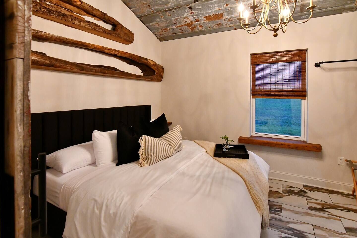 3 soverom, strykejern/-brett, wi-fi (inkludert) og sengetøy