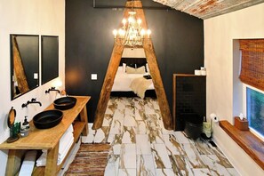 Hair dryer - Southview @ the West Barn - Great Letchworth View! (Perry)