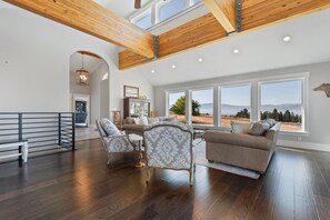 Smart TV, fireplace, video games, offices