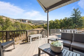 Property grounds - Stunning views, sleeps 10, firepit, decks, hot tub (Heber City)