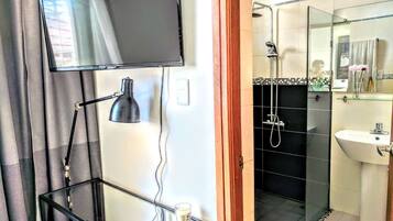 1 habitación, escritorio y internet gratis