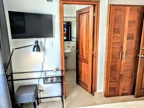 1 camera, una scrivania, accesso a Internet gratuito