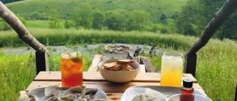 Outdoor dining