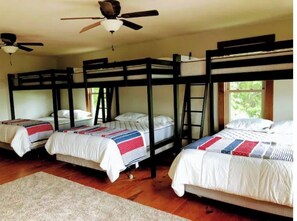 5 bedrooms, travel cot, free WiFi, bed sheets