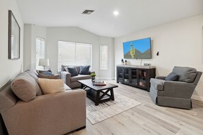 Smart TV - Lux 5BR Scottsdale Villa | Pool | Open Living | Flexible Layouts (Scottsdale)