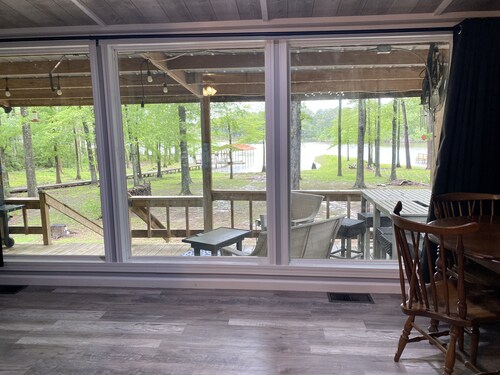 TLC TIGER ON TOLEDO BEND LAKE W/ PRIVATE BEACH AND FISHING AREA