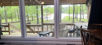 TLC TIGER ON TOLEDO BEND LAKE W/ PRIVATE BEACH AND FISHING AREA