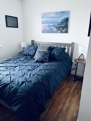 3 Schlafzimmer, Schreibtisch, Bügeleisen/Bügelbrett, Reisekinderbett