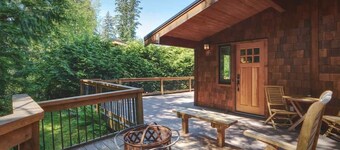 Hot Tub | Large Fully Enclosed deck| Pet Friendly