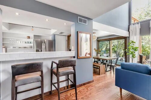 3b2b Hidden Oasis in the Hills-Close to Downtown