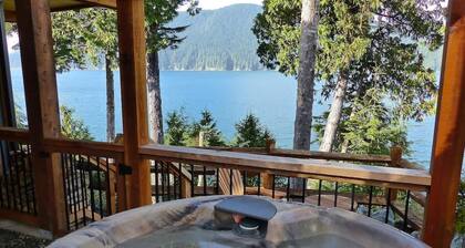 Oceanfront Suite with Hot Tub - No Pets - Sleep 4