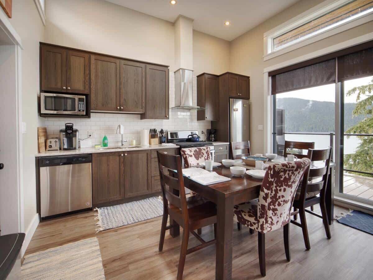 Réfrigérateur, cafetière/bouilloire