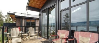 Amazing Marina & Oceanfront View - Pet Friendly