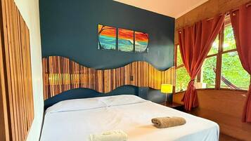 Master Bedroom In The Tree House (8)