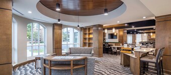 2 Bedroom | Free Breakfast. Outdoor Pool. Gym.