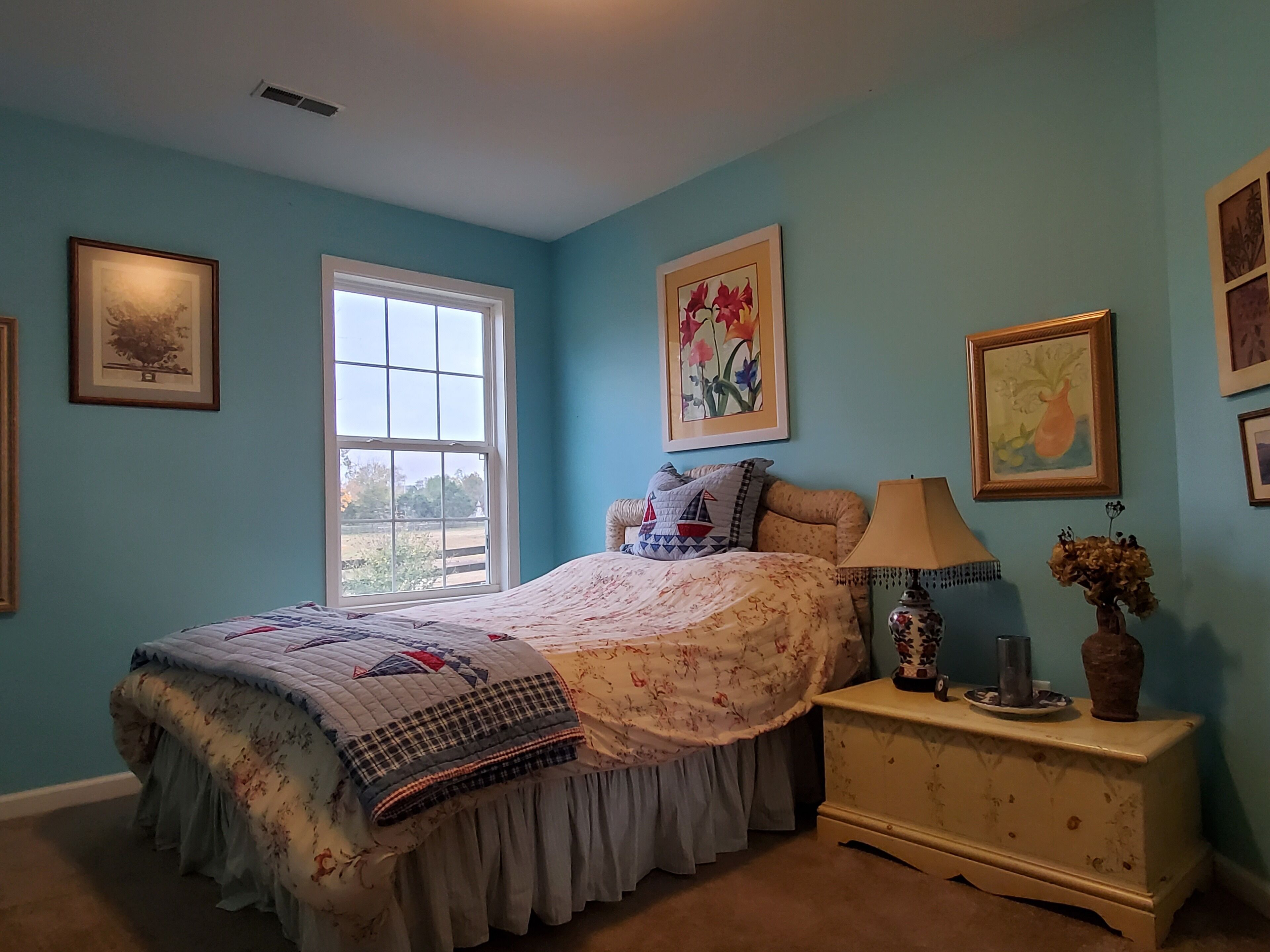 2 bedrooms, iron/ironing board, Internet, bed sheets