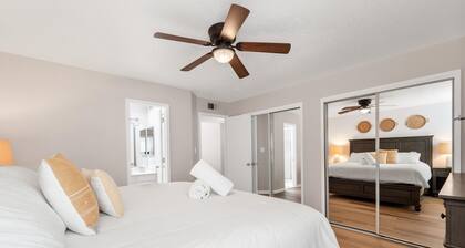 Welcome to the Oso Cozy Casita - No House guests without prior approval from host.